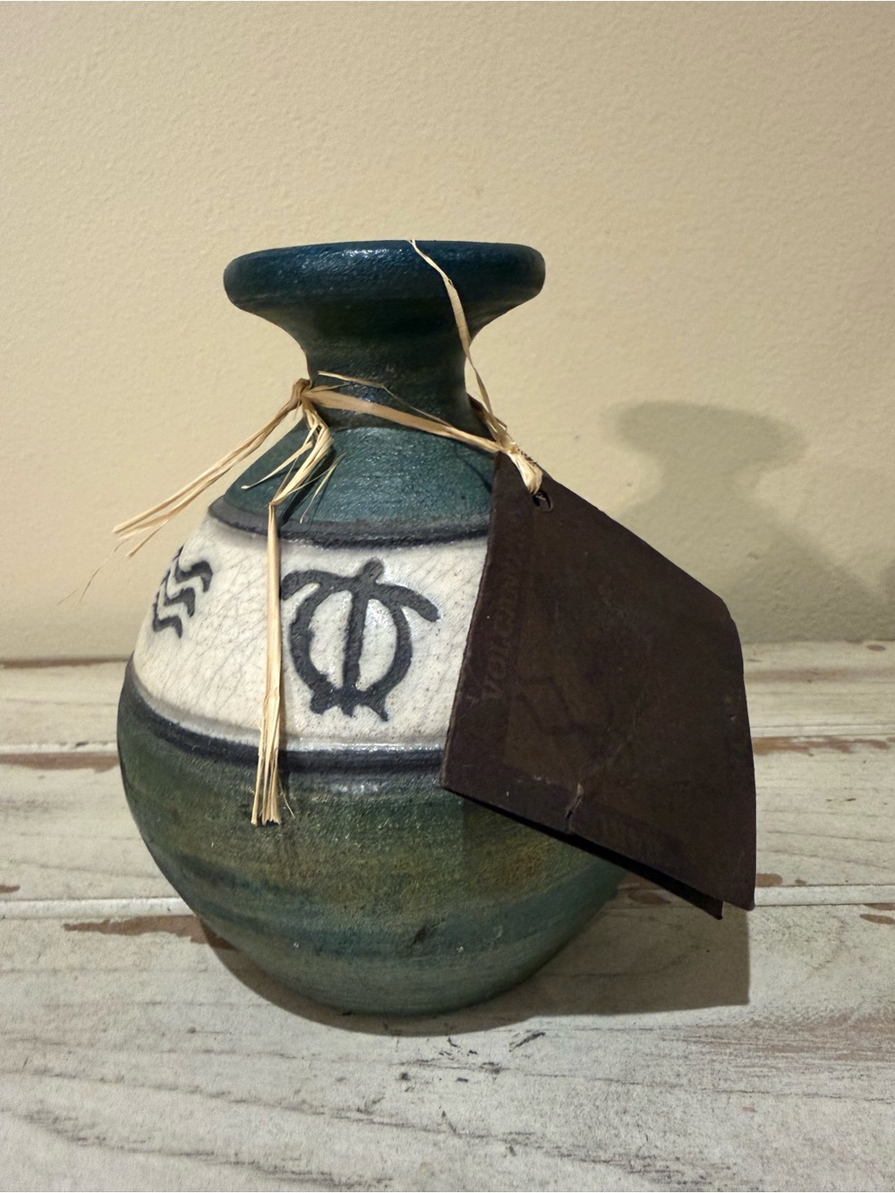 Vintage 2004 Matti Hawaii Raku Pottery Vase Hawaiian Petroglyph Art